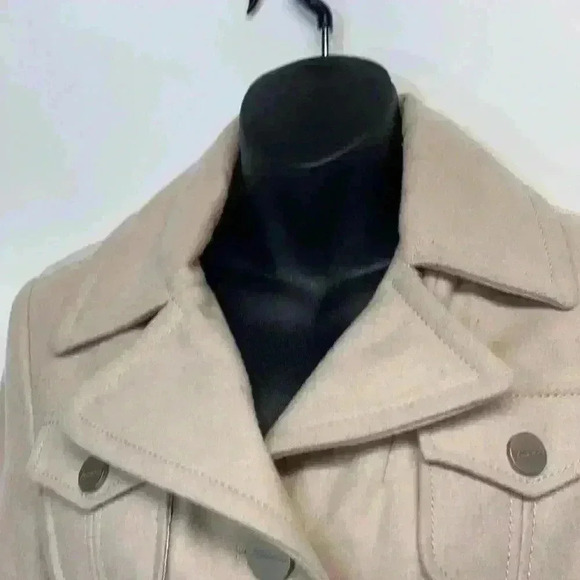 Kenneth Cole size 8 petite tan coat 60% wool - Picture 2 of 11